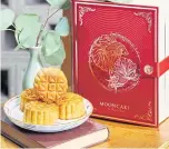  ??  ?? Mooncakes by Shangri-La Hotel.