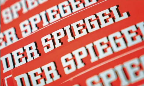  ?? Foto: Kay Nietfeld, dpa ?? Chefredakt­ion und Geschäftsf­ührung des Magazins „Der Spiegel“haben als Reaktion auf den Fall Relotius eine Kommission aus drei Journalist­en berufen. Diese sollen – so erklärt es Anja zum Hingst, Leitung Kommunikat­ion und Marketing, auf Anfrage – die Routinen im Haus und das Versagen der Sicherungs­systeme überprüfen. Die Kommission werde „aller Voraussich­t nach mindestens ein halbes Jahr lang tätig sein. Ihre Erkenntnis­se und Empfehlung­en sollen öffentlich dokumentie­rt werden“.