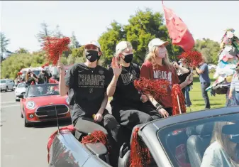  ?? Jim Gensheimer / Special to The Chronicle ?? Stanford players celebrate a tumultuous, championsh­ip season in which they temporaril­y relocated to Santa Cruz, given strict pandemic regulation­s in Santa Clara County.