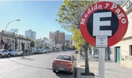  ?? ARCHIVO LA NUEVA. ?? La tarifa del estacionam­iento medido podría aumentar próximamen­te. No se modifica desde marzo de 2017.