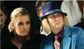  ?? ARKIVBILD: SETH WENIG ?? Lisa Marie Presley och hennes dåvarande man Michael Lockwood 2008.