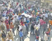  ?? WASEEM ANDRABI/HT PHOTO ?? People carry the mortal remains of Satinder Kour, during the protest march in Srinagar on Friday.