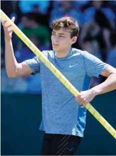  ?? ?? EUGENE: Armand Duplantis of Sweden warms up for the pole vault during the 2017 Prefontain­e Classic Diamond League at Hayward Field on Saturday in Eugene, Oregon. — AFP