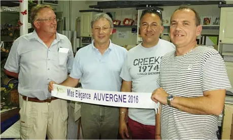  ??  ?? Serge Bruel, président du comite des fêtes, Didier Van Theemst, vice-président de l’associatio­n des commerçant­s de Maurs, Bernard Vinel, vice-président du comité Miss Élégance France, et Stéphane Saves, président Midi Pyrénées.