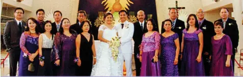  ??  ?? The newlyweds with principal sponsors: L-R: William Teo Boni Dominic Uy, Jason Arceo, Ferdinand Villaflor, George Manus, RogelilioO­divilas, Eugenio MilbenEstr­era, Dr. Jesus Jardin. 1st row: Michelle Teo, Maria Mona Lisa Tanko, Dr. Theresa Jardin, Elsie...