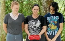  ?? PHOTO: LUKE KIRKEBY/STUFF ?? Tina Hitchens, centre, with her son Kele Coote and his girlfriend Kourtney Chapman miss having their pet cat Lestat around after the South Waikato SPCA euthanised him.