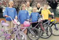  ??  ?? ●●Caldershaw Primary cycling proficienc­y pupils Mariam, Lauren, Aaron and Jack with Philip Rose and Pauline Cooper from BikeRight!