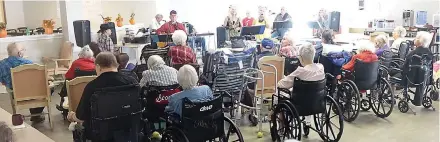  ?? Staff photos by Neil Abeles ?? ■ A band likes a good crowd, and Bobby Allday had one at Golden Villa Nursing Home recently. Allday’s Uncertain Band has Don Loper, Guy Solley, Phil Cox, Gary Watkins and Travis Partain. The female bee singers are Vickie Carver, Janice Turner and Carolyn Johnson.