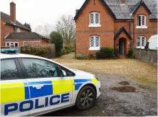  ?? Picture: Phil Creighton ?? A police presence was on site throughout the weekend following a house fire on Reading Road in Emmbrook