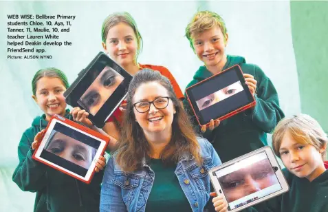  ?? Picture: ALISON WYND ?? WEB WISE: Bellbrae Primary students Chloe, 10, Aya, 11, Tanner, 11, Maulie, 10, and teacher Lauren White helped Deakin develop the FriendSend app.