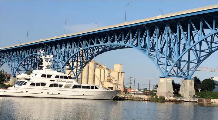  ?? PHOTOS: LANCE HORNBY ?? The Flats district of Cleveland at the Cuyahoga River has many restaurant­s. A number of award-winning chefs have come to the city to show off its flavours.