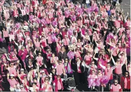  ??  ?? Belle mobilisati­on pour la e marche de la Pink Ribbon Monaco.