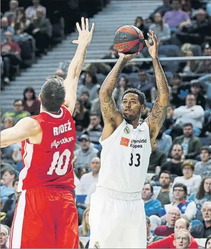  ?? FOTO: ACB PHOTO/V. CARRETERO ?? Thompkins, que fue baja en la Copa por lesión tomó perspectiv­a para dar una visión menos crispada de lo ocurrido