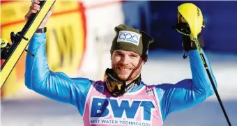  ?? GETTY IMAGES ?? L’esultanza del reggiano Giuliano Razzoli, 37 anni, al suo undicesimo podio in Coppa, tutti in slalom