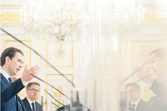  ??  ?? Leichte Lockerunge­n verkündete die Regierung von Sebastian Kurz am Montag in Österreich, in Deutschlan­d wird heute beraten.