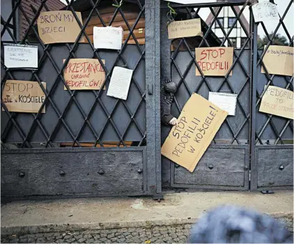  ?? FOT. MARTYNA NIEĆKO / AGENCJA WYBORCZA.PL ?? •
Gdańsk, 7 październi­ka 2018 r. Manifestac­ja „Ręce precz od dzieci”