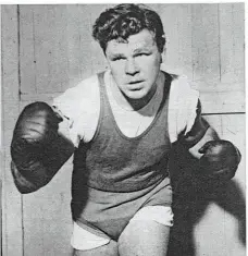  ??  ?? TWO-WEIGHT KING: Walker ruled the world at welterweig­ht and middleweig­ht during his career