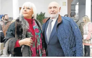  ??  ?? Teófila Martínez y Gabino Puche, ex líderes del PP andaluz, ayer en el Parlamento.