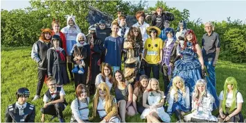  ?? Foto: Siegfried Brock ?? In bunten Kostümen kamen die Manga Fans und Cosplayer zum Treffen unter dem Titel „Akira“im Königsbrun­ner Jugendzent­rum Matrix.