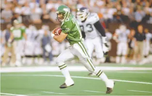  ?? BRYAN SCHLOSSER FILES ?? Roughrider­s slot back Dan Farthing said, “The thing that a receiver hates over and above all things is running your route and turning around and the ball’s still in the quarterbac­k’s hands.”