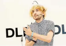  ?? Neil Harbisson se zítra představí v Praze FOTO ČTK ?? První úřady uznaný kyborg