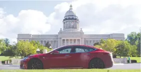  ??  ?? de Tesla está diseñada para que el turista aproveche la pausa en cada parada.