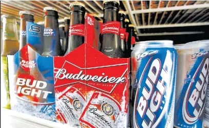  ?? REUTERS ?? Comerciali­za marcas como cervezas Budweiser y Stella Artois.