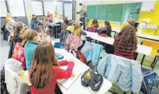  ?? FOTO: DPA ?? Wie geht es nach der Grundschul­e weiter? Diese Entscheidu­ng mussten Eltern in der vergangene­n Woche für ihre Kinder treffen.