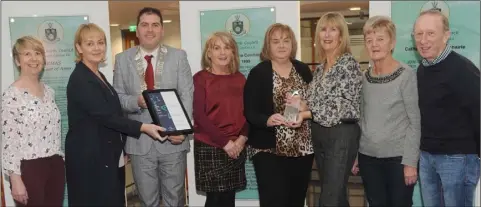  ??  ?? Joan Martin, Chief Executive, Louth County Council and Cllr. Liam Reilly, Cathaoirle­ach of Louth County Council, along with Eileen McEnteggar­t, Aileen Emery, Geraldine Foran, Ann Tracey, Kitty Maxwell and Liam Maxwell, The Gary Kelly Cancer Support Centre, winner of a IPB Pride of Place award 2018.