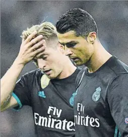  ?? FOTO: EFE ?? La imagen de la derrota Toni Kroos y Cristiano Ronaldo, al término del partido