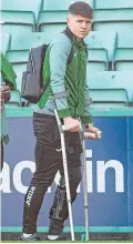  ?? ?? Kevin Nisbet leaves Easter Road on crutches back in February