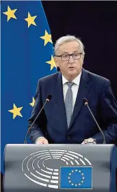  ??  ?? Bei seiner Rede zur „ Lage der Union“vor dem Europaparl­ament in Straßburg sagte Kommission­spräsident JeanClaude Juncker, dass alle EU- Staaten Mitglieder des Euro und des Schengenra­ums sein sollten.