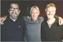  ?? NORTHERN TRaNSMISSI­ONS ?? Records In My Life creators Charles Brownstein, left, and Mark Henning flank musician Paul Weller.