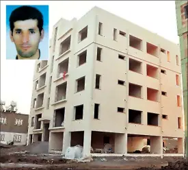  ??  ?? Doğan Turan (inset) was killed when he fell from the fifth floor of this constructi­on in Lefkoşa