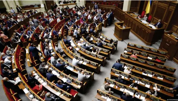  ?? Bild: TASS/IMAGO ?? Das Parlament der Ukraine hat das neues Gesetz über die Mobilisier­ung gebilligt