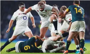  ??  ?? Ruck time: England should try to commit fewer men to the breakdown