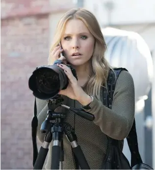  ??  ?? Kristen Bell, above, reprises her TV role as Veronica Mars. At right, Enrico Colantoni, left, and Daran Norris, middle, from the TV series return and Jerry O’Connell plays the new sheriff , brother of the old county offi cial who was bumped off in the...