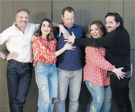  ?? Mel Melcon Los Angeles Times ?? “NOBODIES” Hugh Davidson, from left, Rachel Ramras and Larry Dorf with executive producers Melissa McCarthy and Ben Falcone.