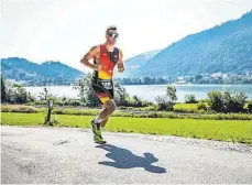  ?? FOTO: SPORTOGRAF.COM ?? Newcomer Christof Briegel von der SG Niederwang­en ist in seiner ersten Triathlons­aison gleich weit vorne dabei.