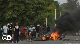  ??  ?? Barricades have been set alight and hundreds of workers have fled in the wake of Wednesday's protests