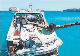  ?? FOTO: INSTAGRAM ?? A remojo Javi Martínez aprovecha el momento para zambullirs­e en aguas griegas