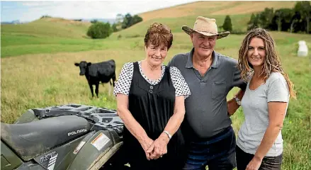  ?? GEORGE HEARD FAIRFAX NZ ?? From left: Maureen, Cliff and Tracey Bayliss stand in one of their Eco Beef farm paddocks.