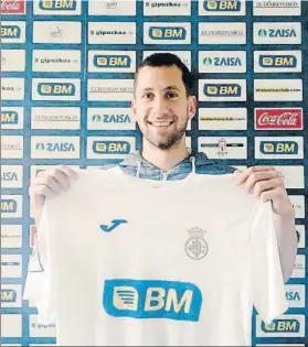  ?? FOTO: REAL UNIÓN ?? Iñaki Urkizu posa con la camiseta del Real Unión