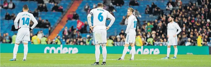  ?? FOTOS: AGENCIAS ?? El Real Madrid volvió a dar una mala imagen en el Bernabéu. Esta vez fue ante el Numancia, un equipo de Segunda División que se llevó un empate de Chamartín