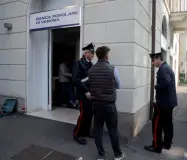  ??  ?? Le indagini Sull’esplosione del bancomat indagano i carabinier­i