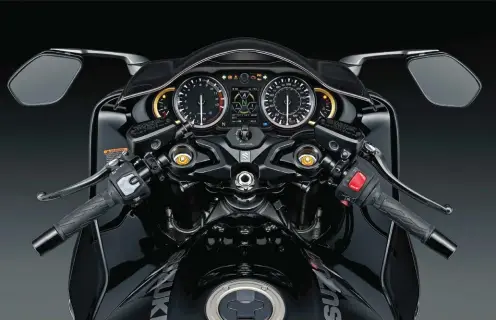  ??  ?? LEFT: Enthusiast­s will appreciate the fact that Suzuki have retained the original look of the instrument cluster