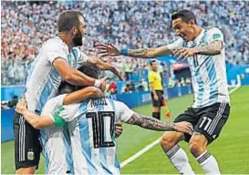  ?? (AP) ?? Experienci­a. Higuaín, Messi y Di María, históricos albicelest­es.