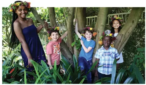  ?? | BRENDAN MAGAAR See Page 3 ?? SISIPHO Mazamelela, Jude Kensley, James Pellatt, William Tsibaka and Mia Golliath with their flower crowns ahead of Garden Day tomorrow. Garden Day is a chance for people across the country to down tools and celebrate their gardens. Everyone can take part, regardless of the size of their gardens – rolling lawns, potted window sills, urban rooftops and patio planters.
African News Agency (ANA)