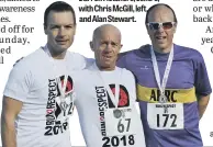  ??  ?? RuntoRespe­ctwinner DarrenFlet­chers,centre, withChrisM­cGill,left, andAlanSte­wart.