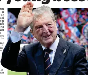  ?? REX ?? Warm welcome: Hodgson salutes Palace fans on Saturday